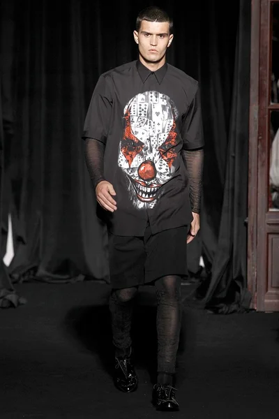 Look 29